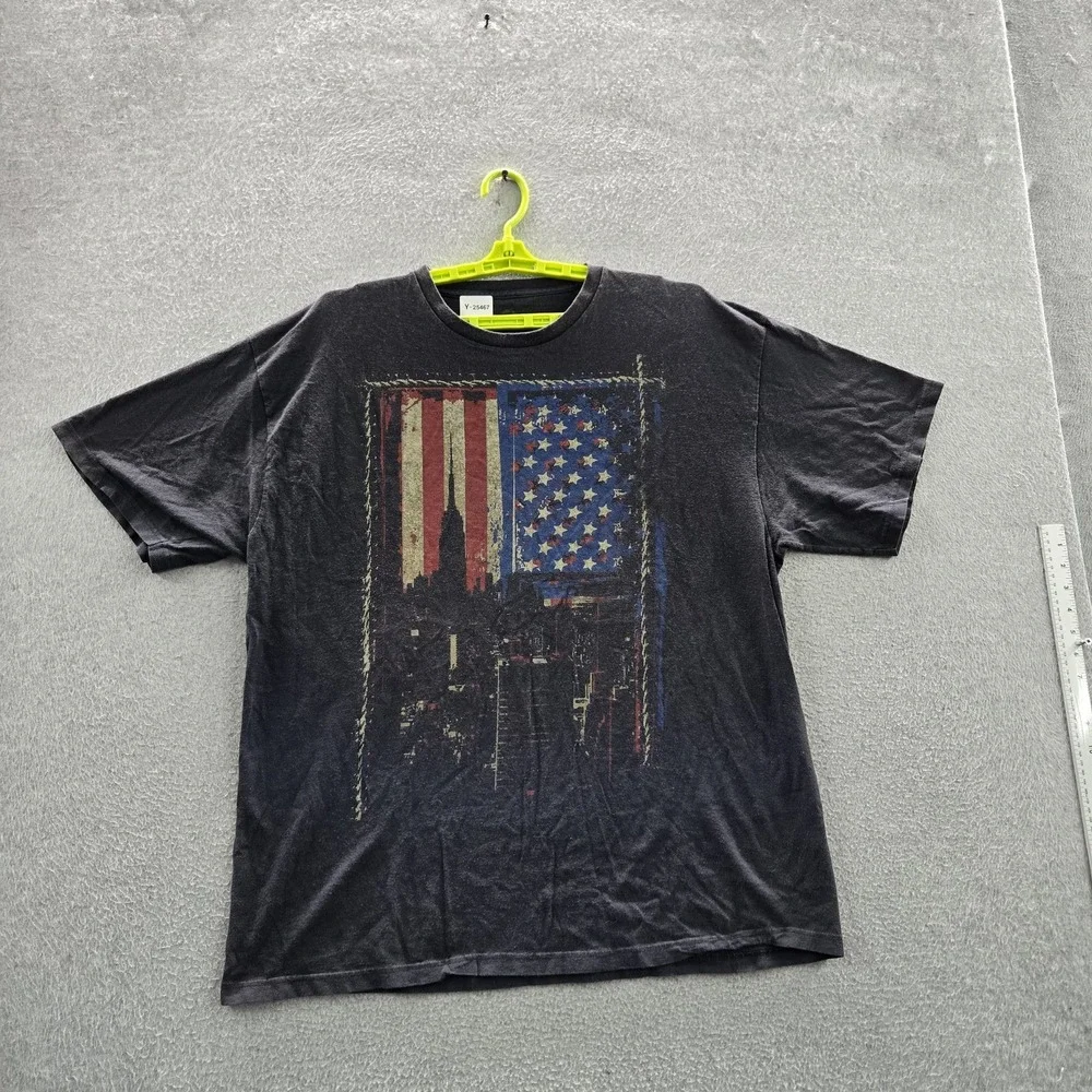 Liquid Blue‎ Men Shirt XL Black Graphic Print American Flag Grunge Short Sleeve